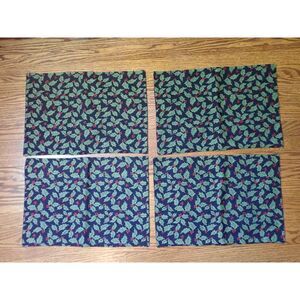 Park Designs Holly Christmas Holiday Placemat Set of 4 Black Green Red
